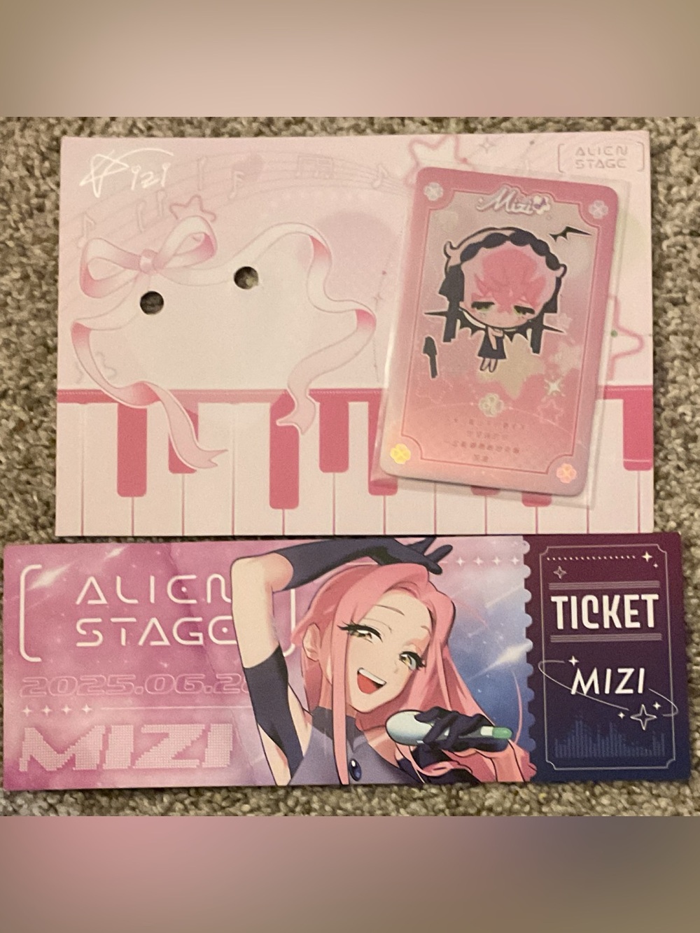 Mizi Alien Stage Pink Ticket & Character Card